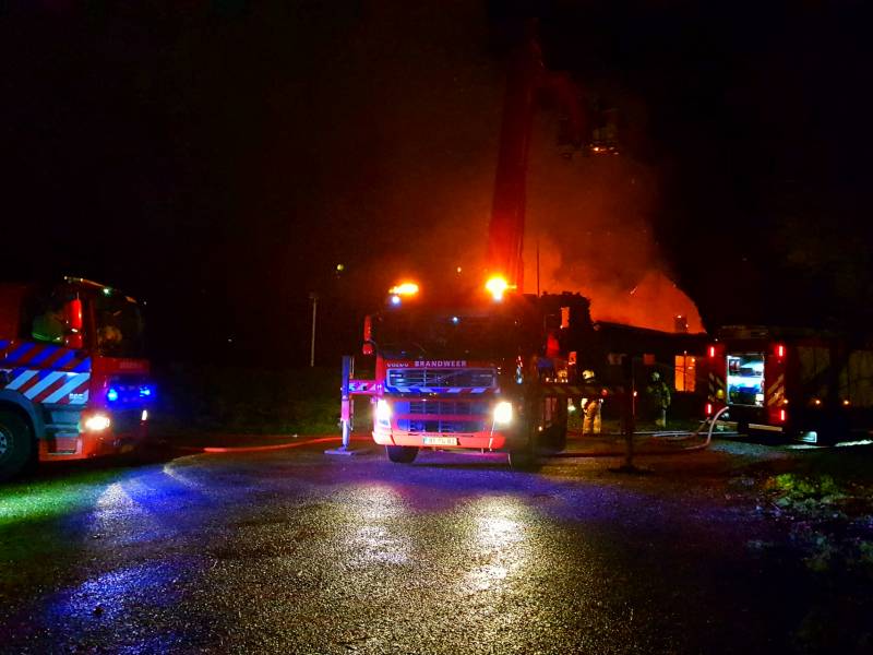 Leegstaande woning verwoest door brand
