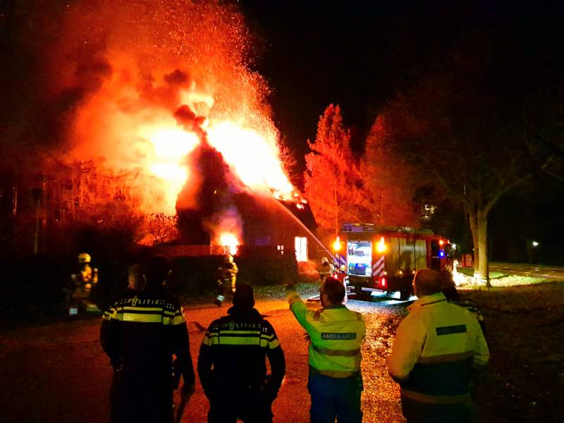 Leegstaande woning verwoest door brand