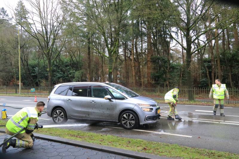 Auto gelanceerd na aanrijding met betonblok