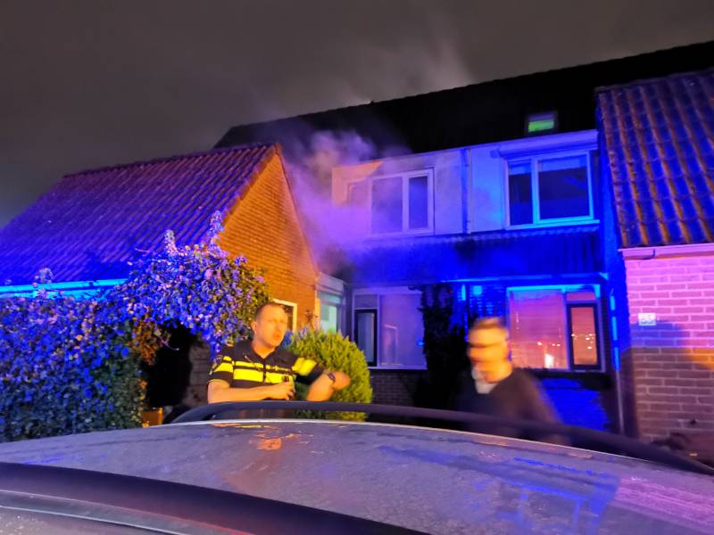Gewonde en veel rook bij brand in woning