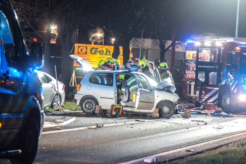 Frontale aanrijding met beknelling