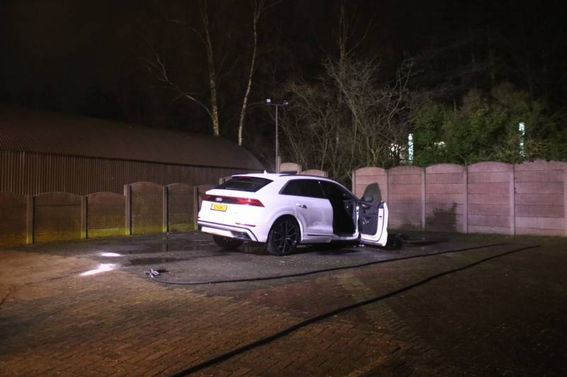 Peperdure Audi brandt uit op woonwagenpark