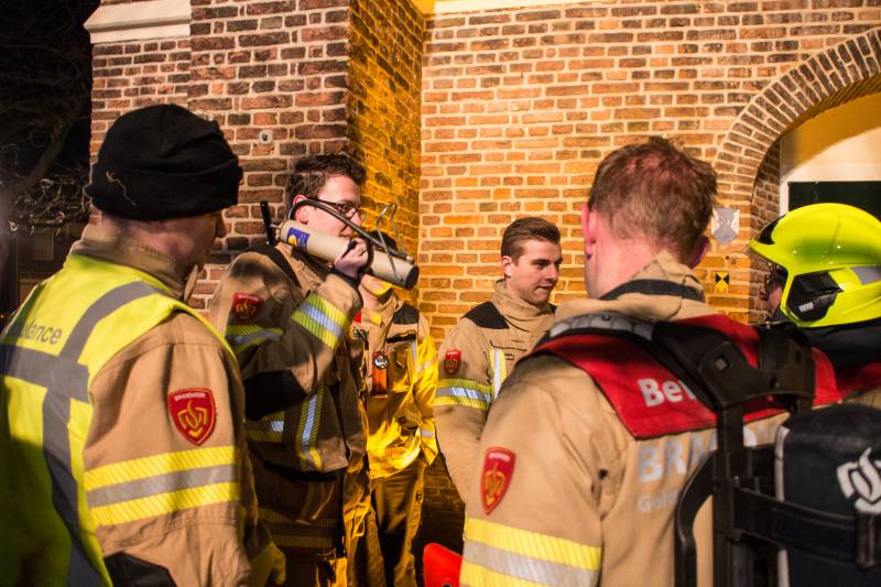Brandweer oefent enorme brand in toren Grote Kerk
