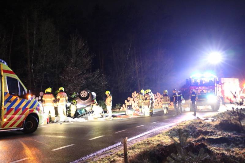 Auto over de kop geslagen