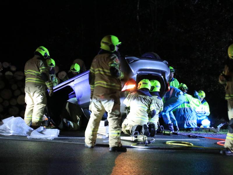 Auto over de kop geslagen