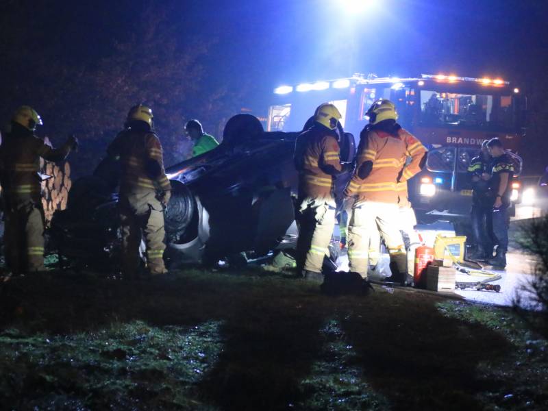 Auto over de kop geslagen