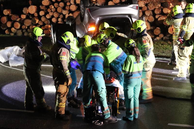 Auto over de kop geslagen