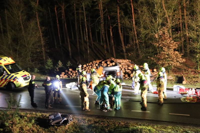 Auto over de kop geslagen