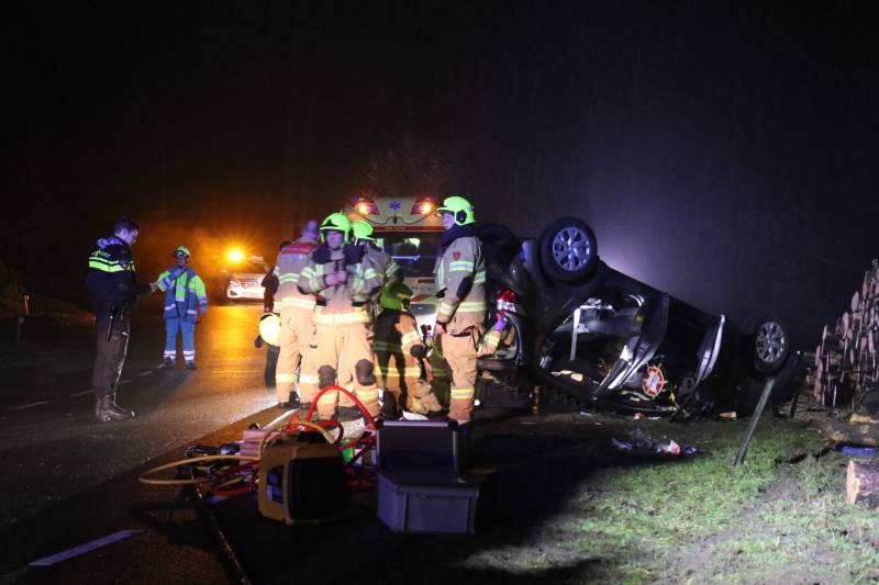 Auto over de kop geslagen