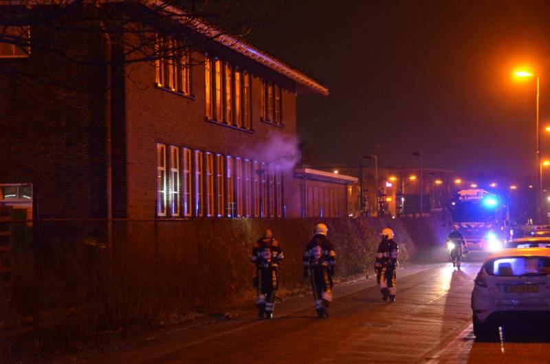 Rookontwikkeling uit bedrijfspand blijkt geen brand te zijn
