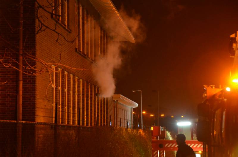 Rookontwikkeling uit bedrijfspand blijkt geen brand te zijn