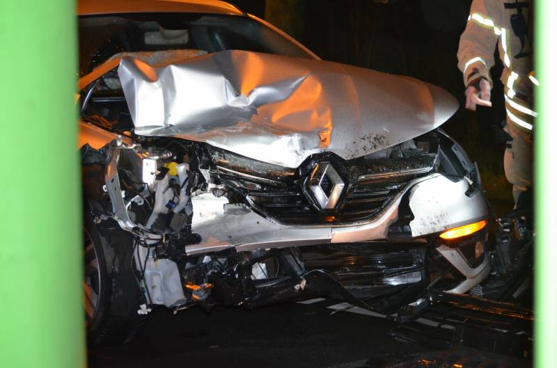 Gewonden en forse schade na aanrijding