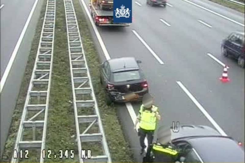 #Zoetermeer Twee rijstroken dicht op snelweg door ongeval Rijksweg A12 Zoetermeer.