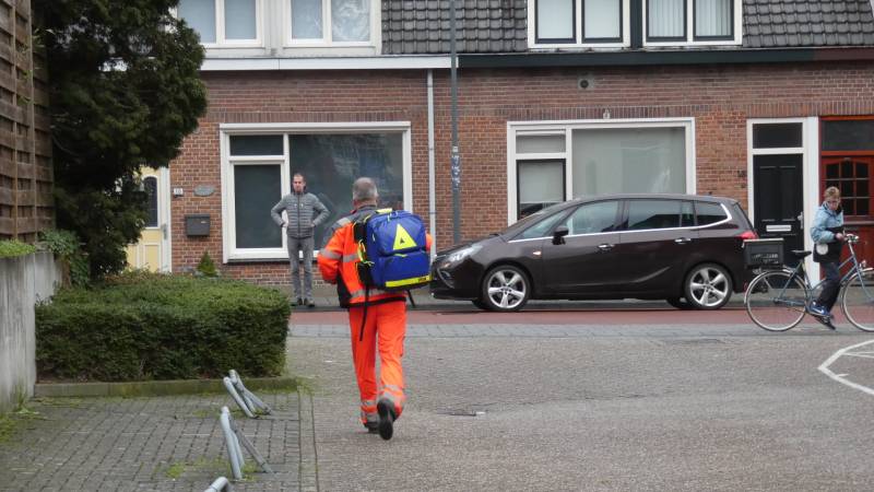 Persoon gewond na botsing met auto