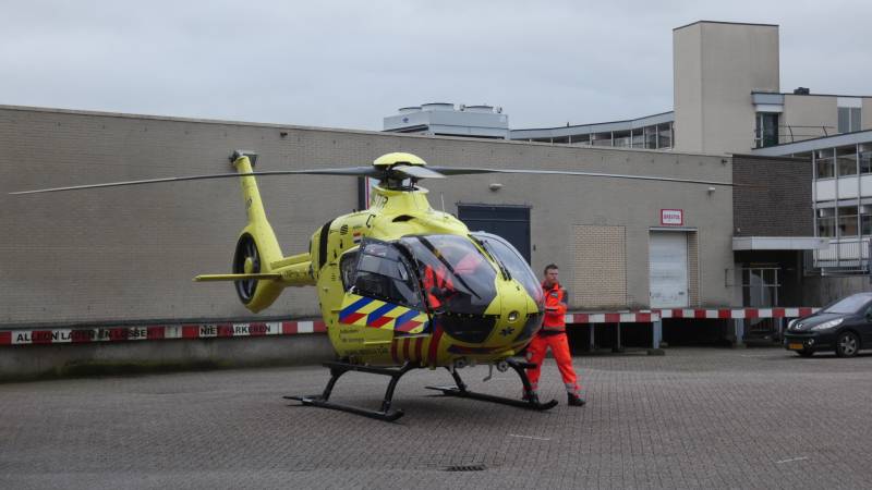 Persoon gewond na botsing met auto