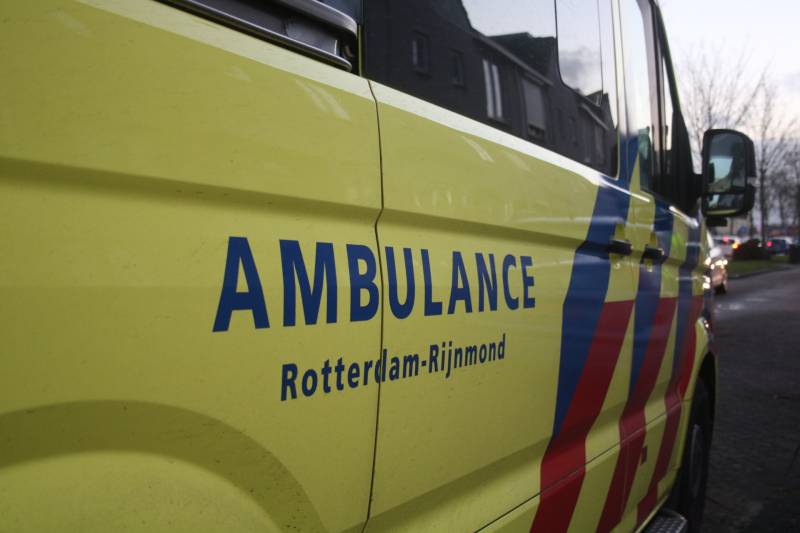 Twee overvallers dringen huis binnen en trekken mes