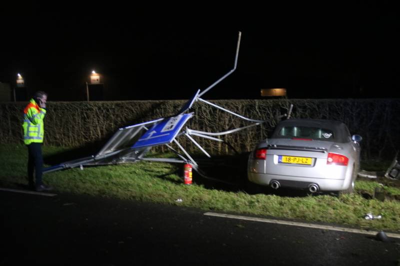 Flinke schade en gewonden na kop-staart aanrijding