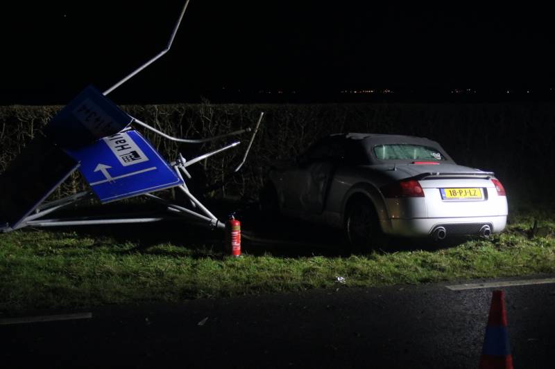 Flinke schade en gewonden na kop-staart aanrijding