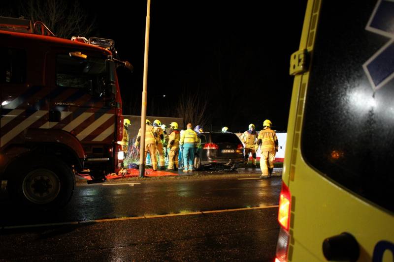 Man overleden na frontale aanrijding met vrachtwagen