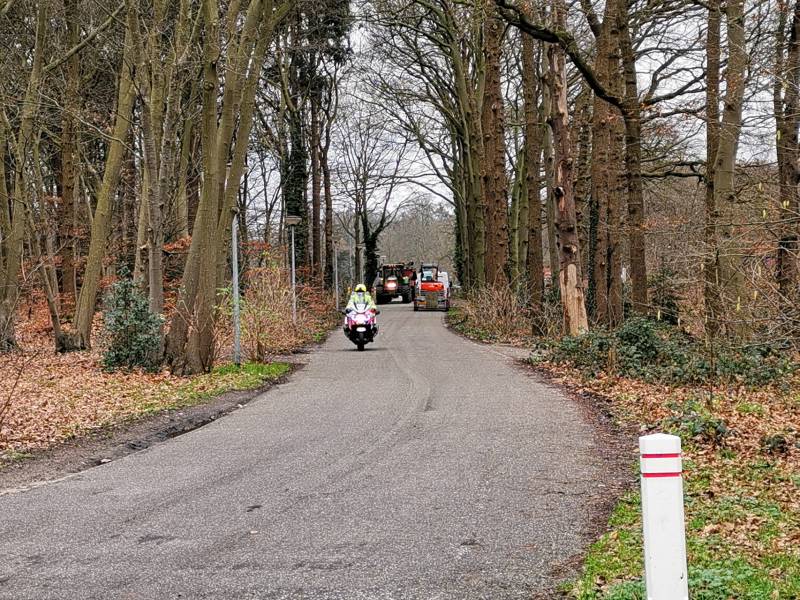 Aspirant politieagenten doen algemene verkeerscontrole