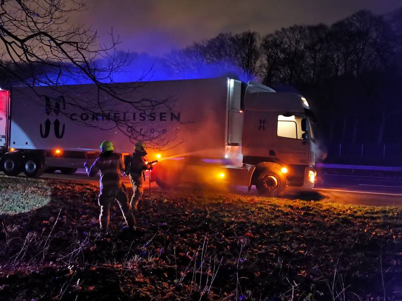 Flinke rookontwikkeling bij vrachtwagenbrand