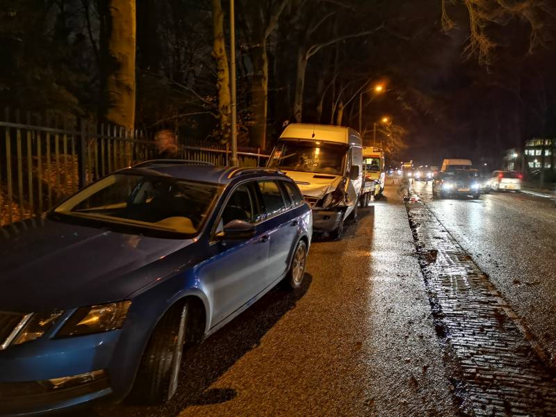 Vier autos betrokken bij kop-staartaanrijding