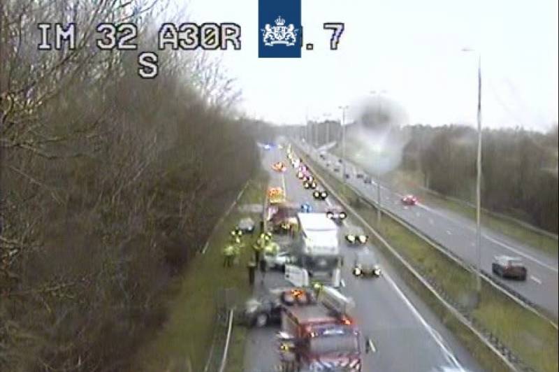 Bestuurder bestelbus overleden na zwaar ongeval