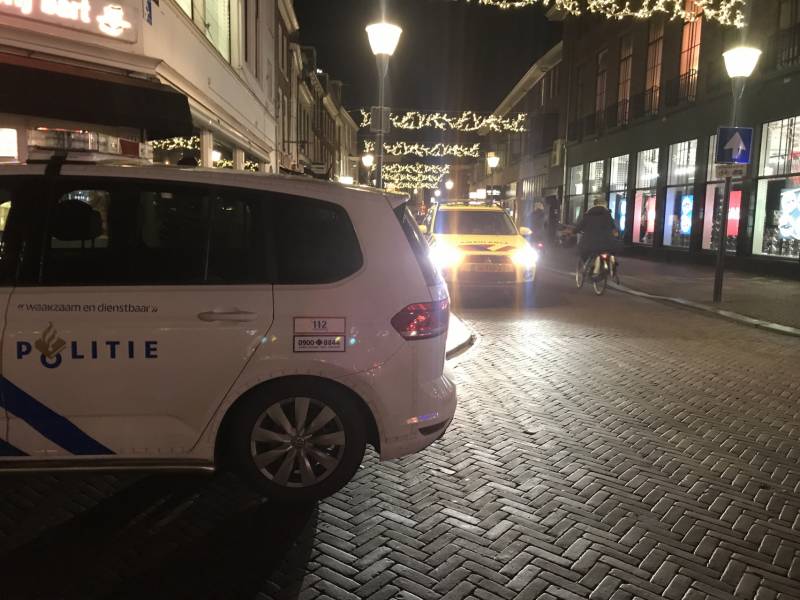 Scooterrijder komt in botsing met voetgangers