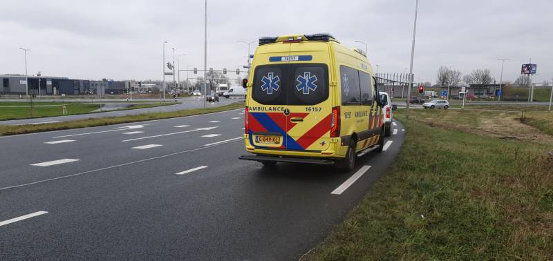 Bestuurder bestelbus gewond na ongeval