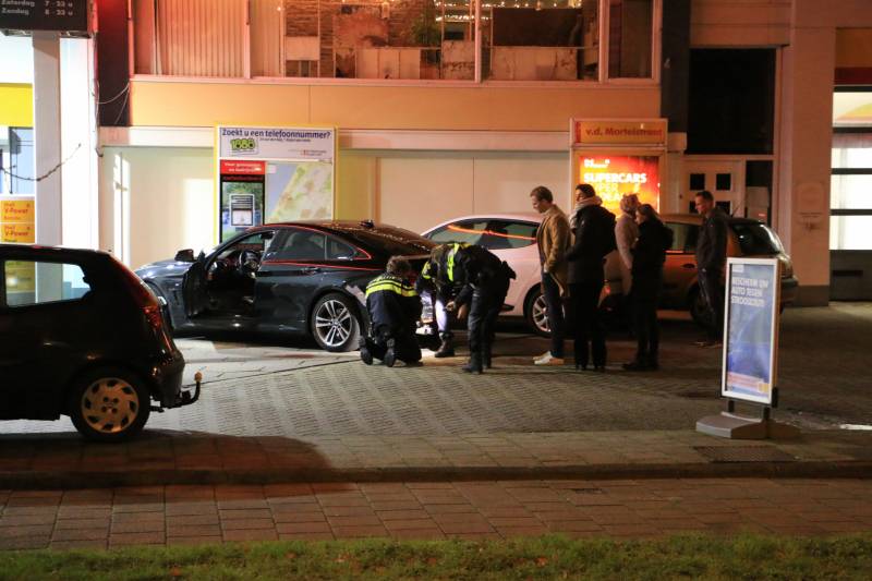 Fikse schade na aanrijding tussen twee autos