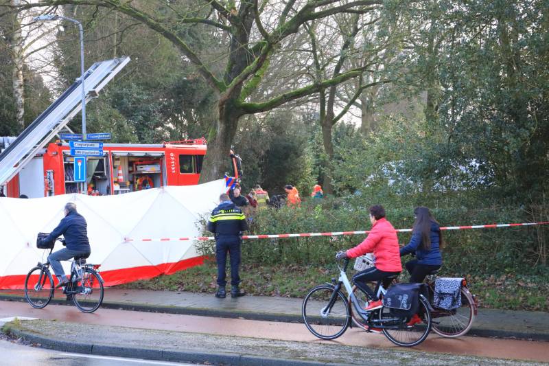 Dode aangetroffen voor begraafplaats