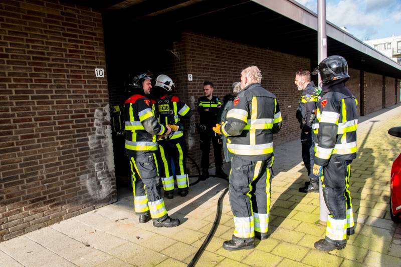 Alerte buren voorkomen flinke woningbrand