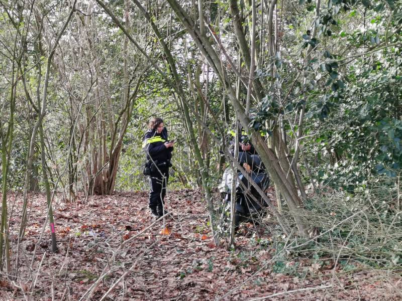 Benzinelucht op meerdere verdiepingen van flatgebouw