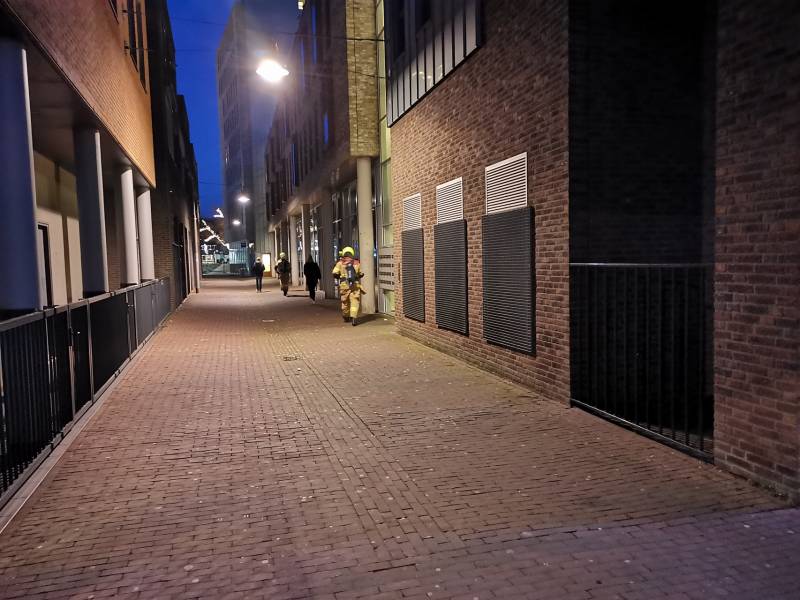 Supermarkt Hoogvliet vol rook na mogelijk brand