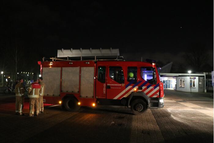 Brandweer onderzoekt brandmelding in ontmoetingscentrum de Tuyter