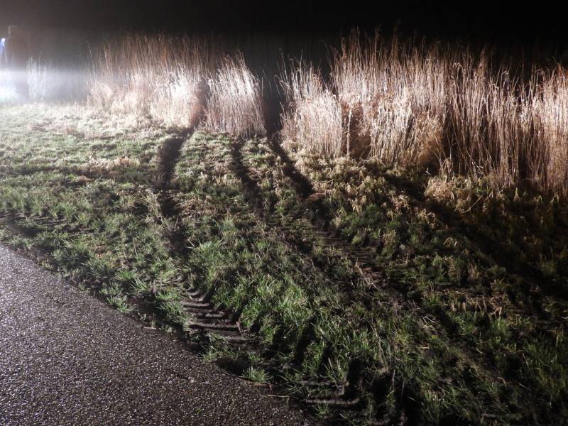 Personenauto belandt in sloot