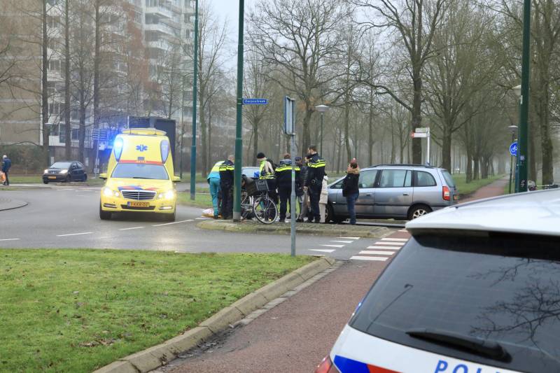 Overstekende fietsster aangereden