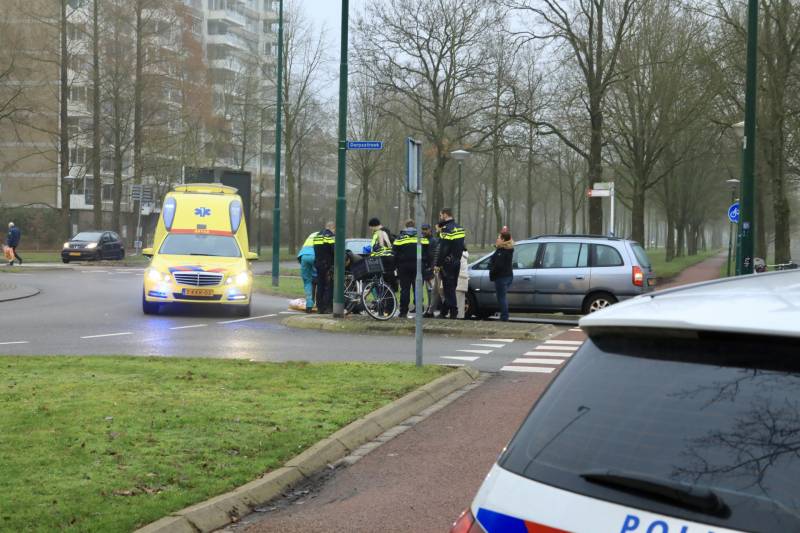 Overstekende fietsster aangereden