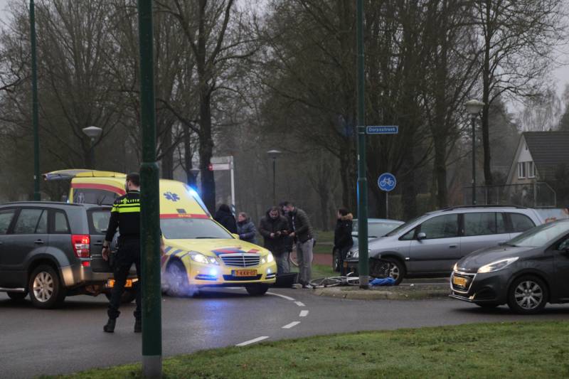 Overstekende fietsster aangereden