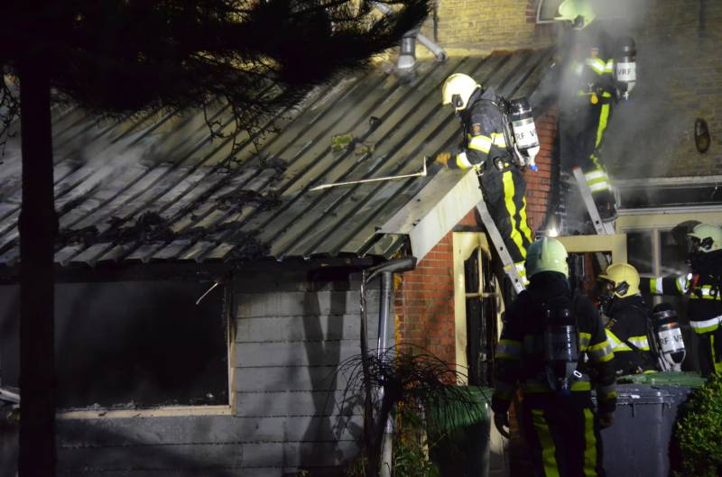 Veel schade na uitslaande woningbrand