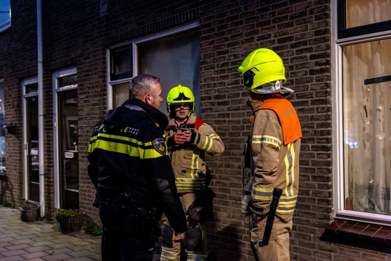 Brandweer onderzoekt benzinelucht in meerdere woningen