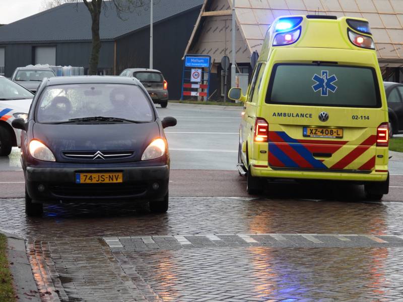 E-bikester gewond na botsing met auto