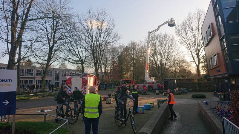 Christelijk lyceum ontruimd na brand op toilet