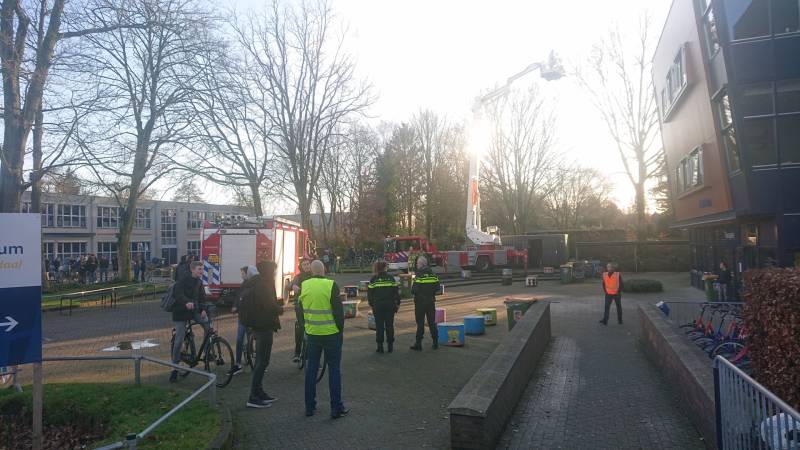 Christelijk lyceum ontruimd na brand op toilet