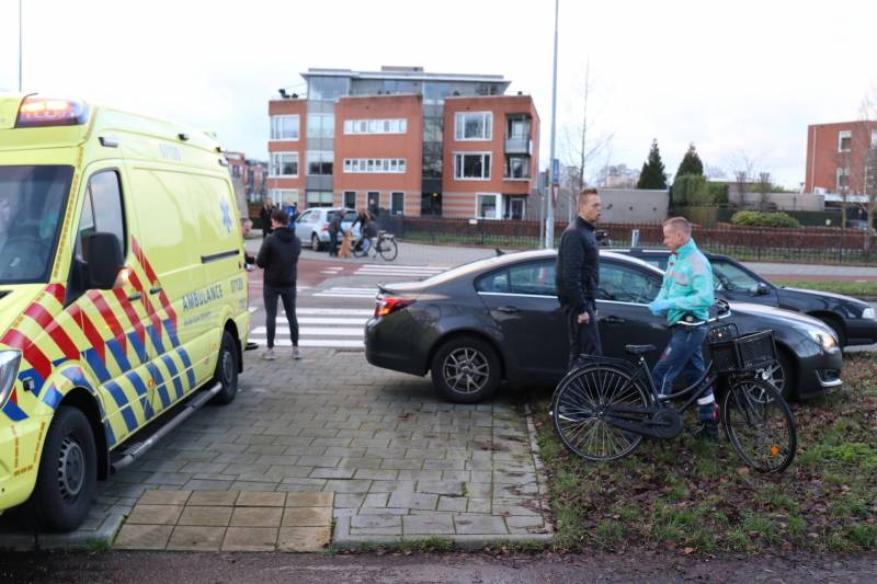 Fietser aangereden op rotonde