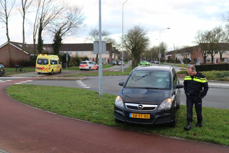 Fietser aangereden op rotonde