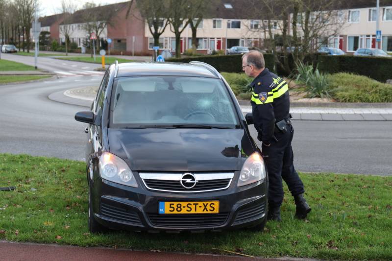 Fietser aangereden op rotonde