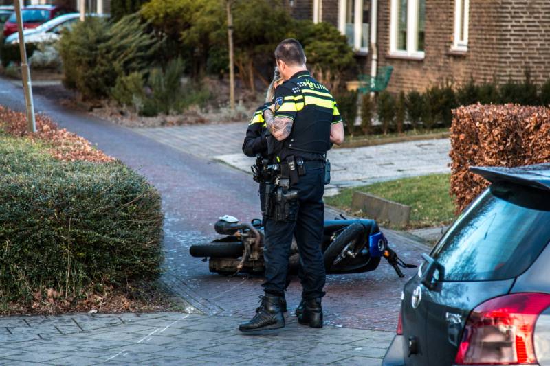 Scooterrijder gewond na aanrijding