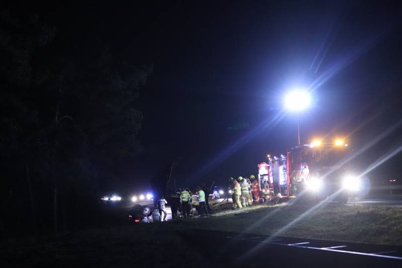 Bestuurder gewond en auto op de kop op afrit