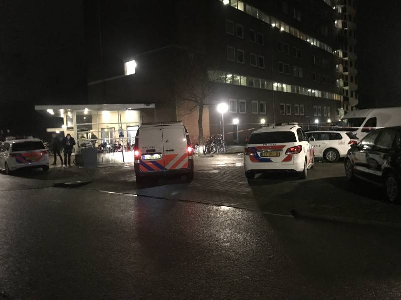 Inbreker overleden na val van flat